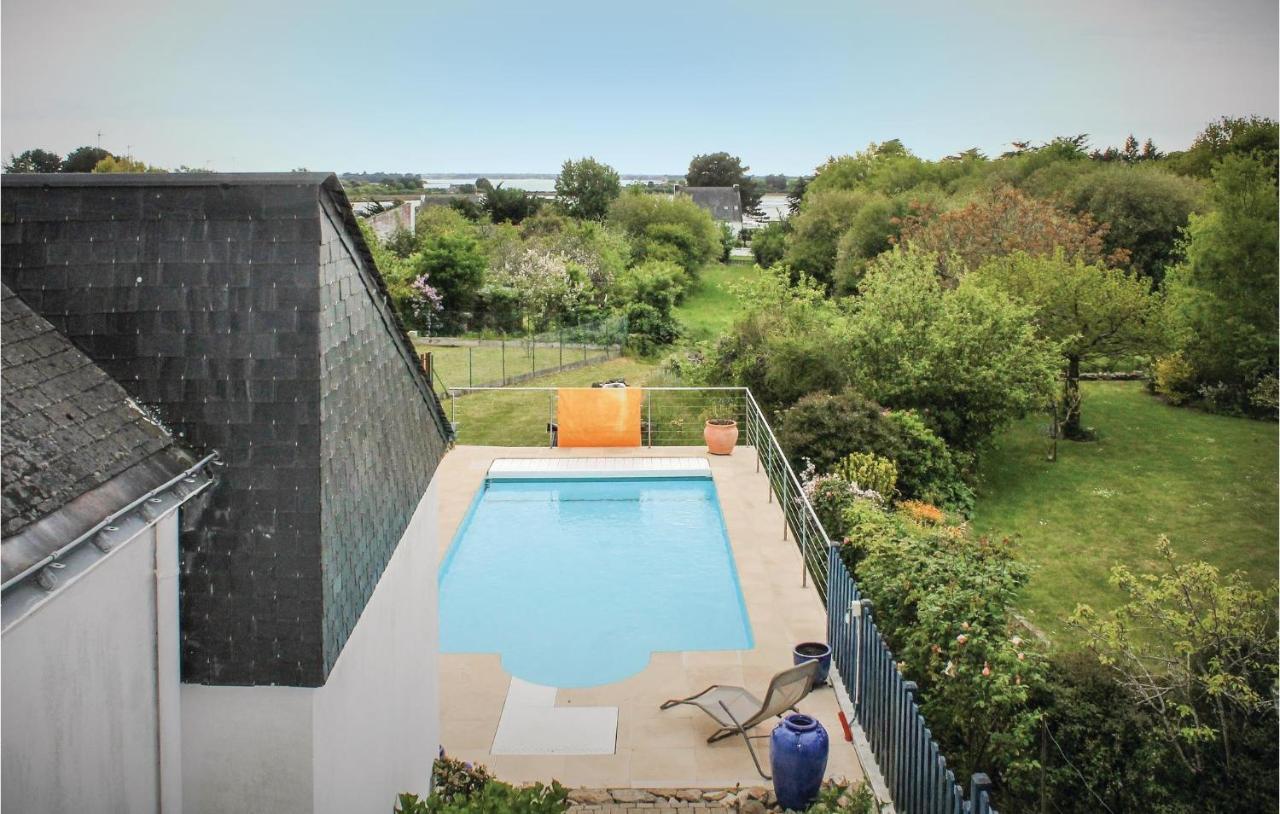 Lovely Home In Cadouarn With Wifi Sene Luaran gambar
