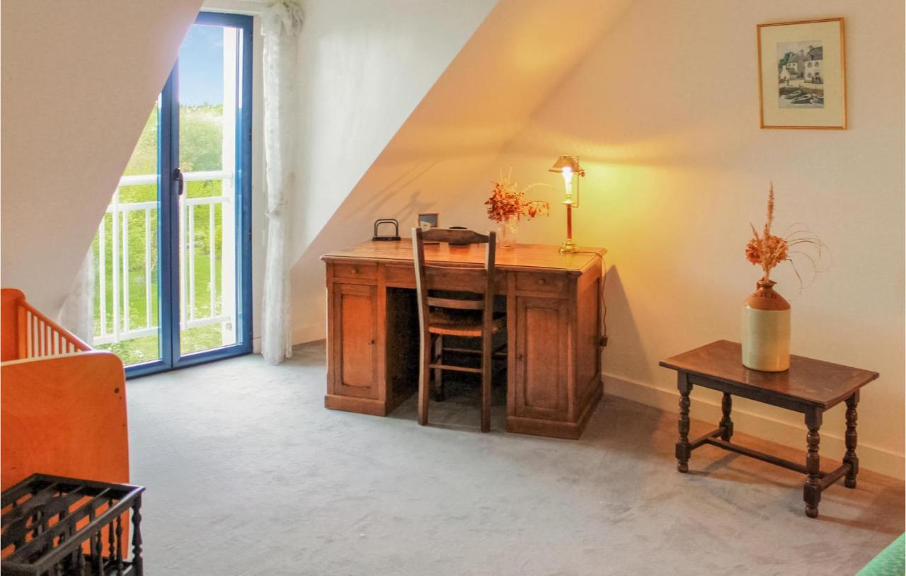 Lovely Home In Cadouarn With Wifi Sene Luaran gambar