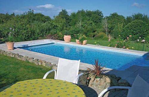 Lovely Home In Cadouarn With Wifi Sene Bilik gambar